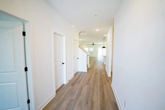 Building Photo - 136 Kingswood Ter