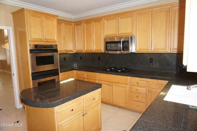 Building Photo - 2033 Yellowthroat Pl