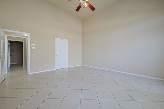 Building Photo - 2206 Grand Shore Ct