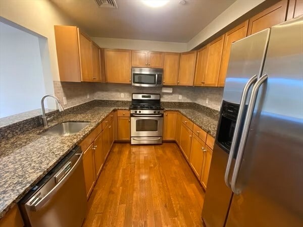 Kitchen - 391 Pleasant St