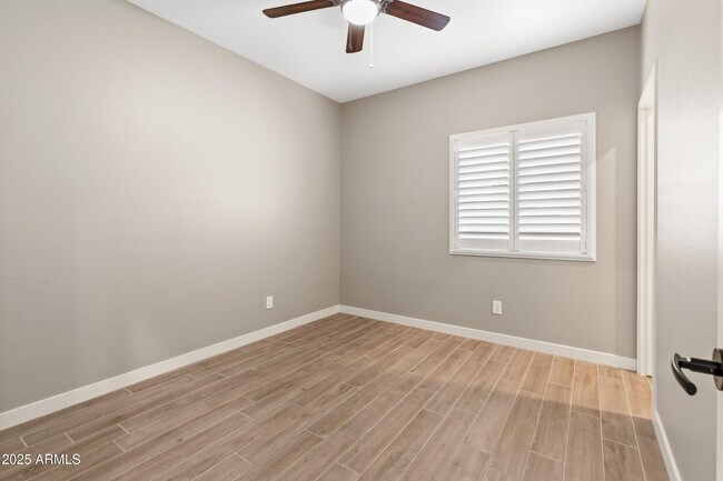 Building Photo - 1437 W Smoke Tree Ave