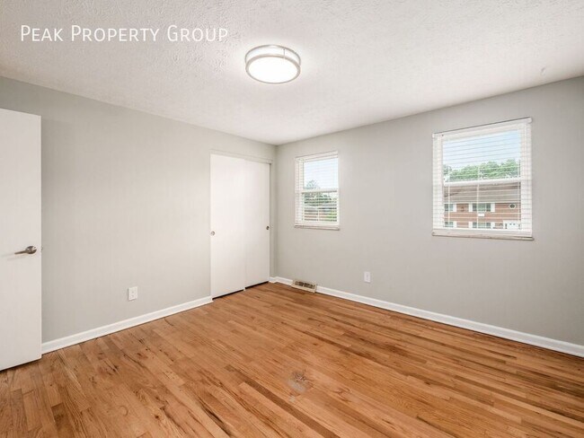 Building Photo - 1056 Westborough Dr N