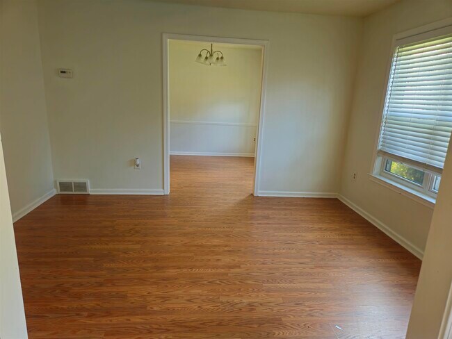 Building Photo - 3124 George Cove