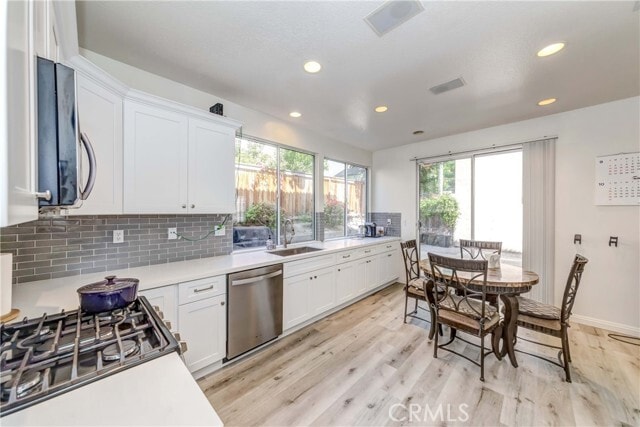 Building Photo - 5 Pelicano