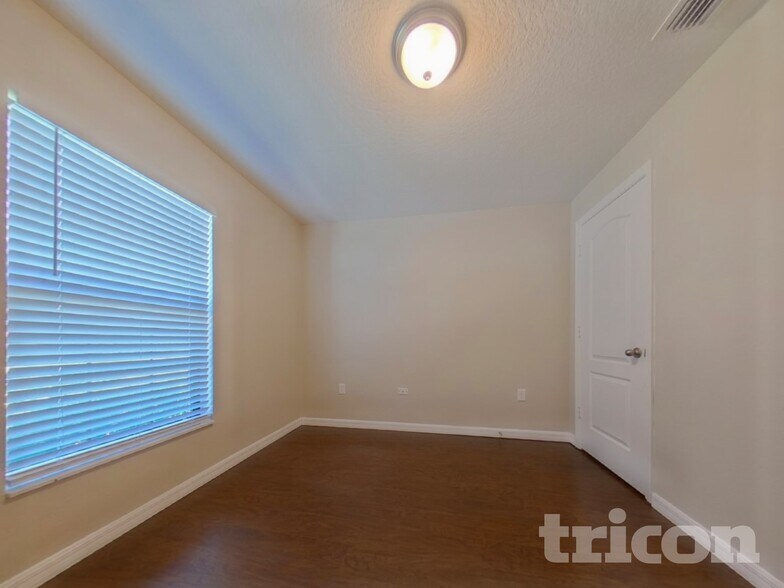 Building Photo - 2786 Flynn St