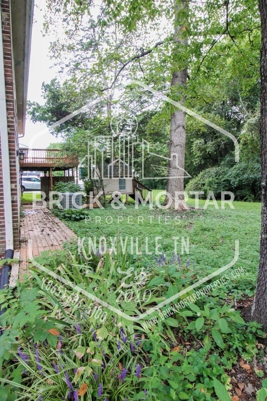 Building Photo - 8637 Glen Echo Dr