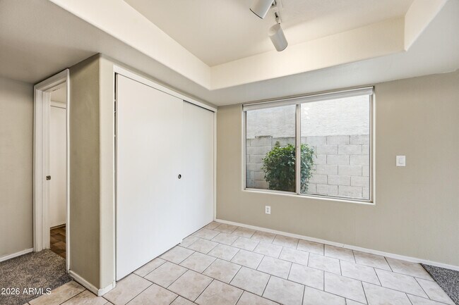 Building Photo - 1244 E Angela Dr