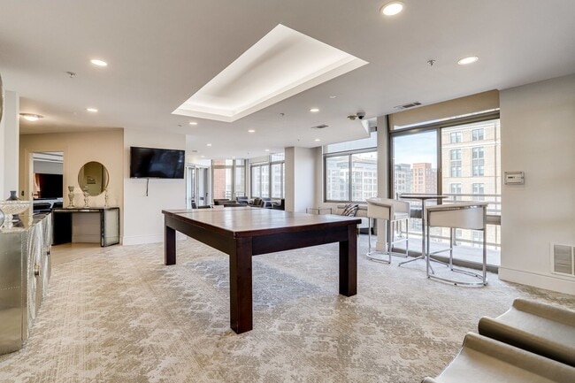 Building Photo - This luxury 2 bedroom condo has phenomenal...