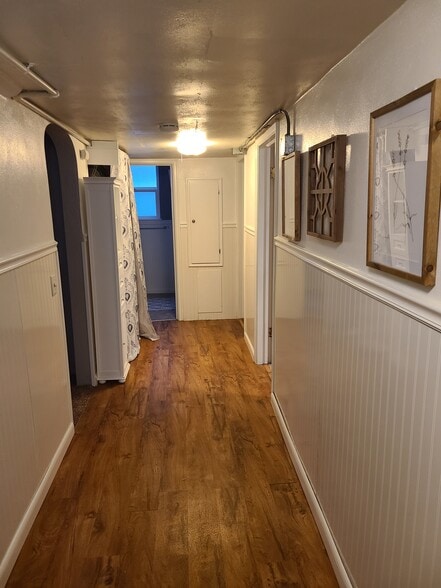 Hallway looking toward bathroom - 505 Clark Ave