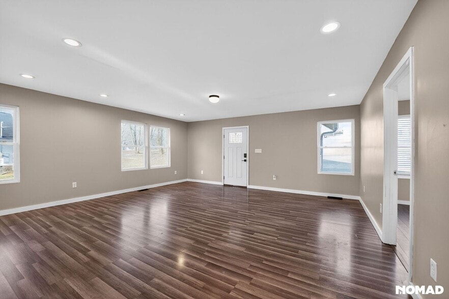 Building Photo - 2246 Green Acres Cir