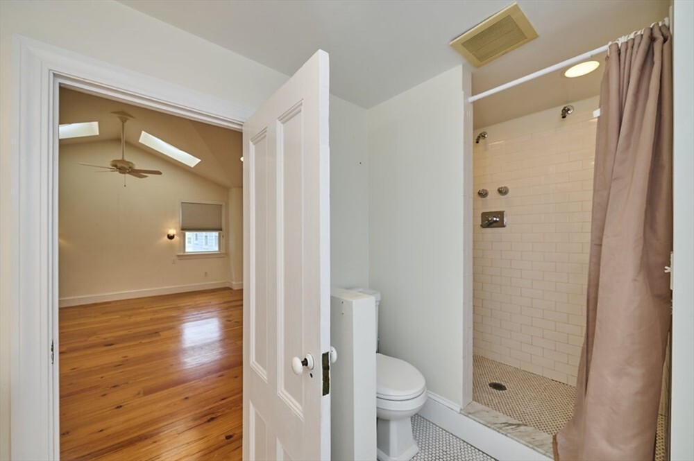 Building Photo - 16 Indiana Ter