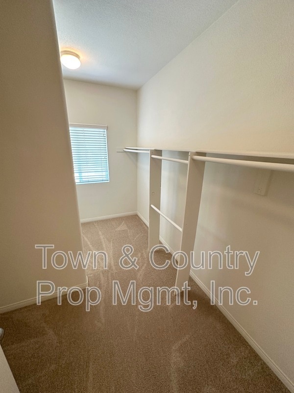 Building Photo - 9360 Alderwood Dr
