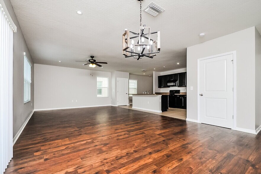 Building Photo - 10136 Geese Trail Cir