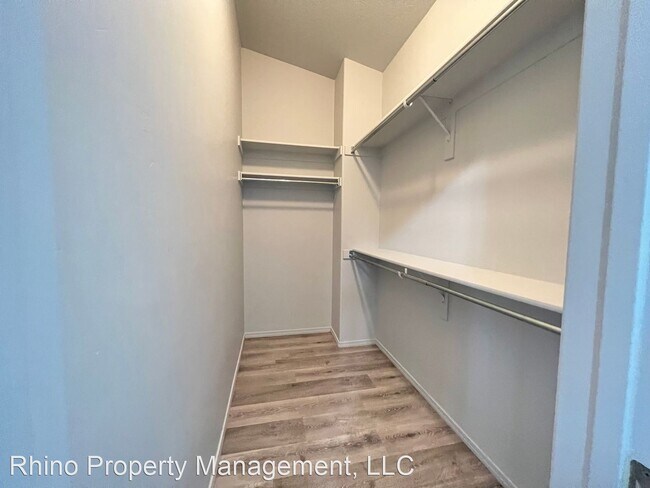 Building Photo - 3 br, 2.5 bath House - 2926 S Sefton Dr