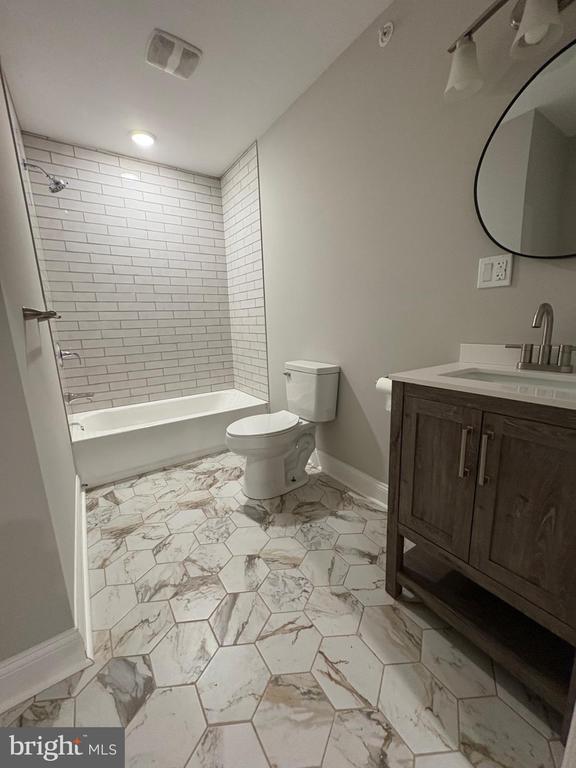 Building Photo - 2900 N 5th St