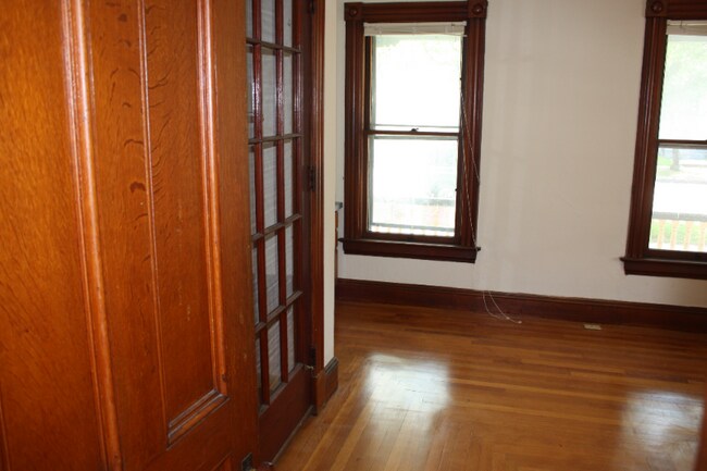 Building Photo - 111 N Winooski Ave