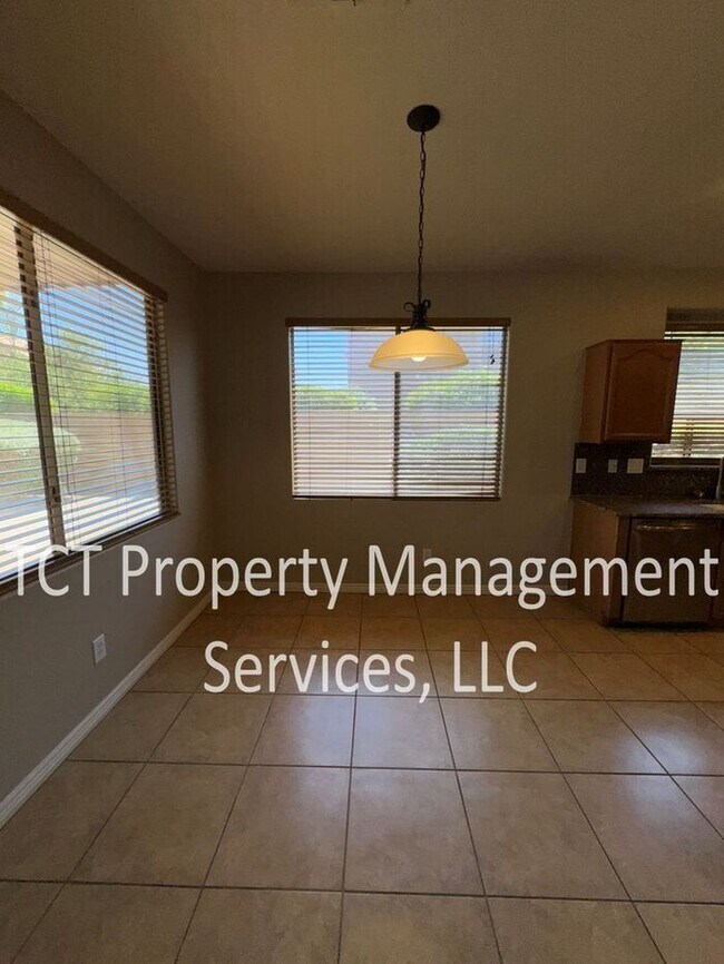 Building Photo - Beautiful 5 bedroom, 3 bath home in Chandler!