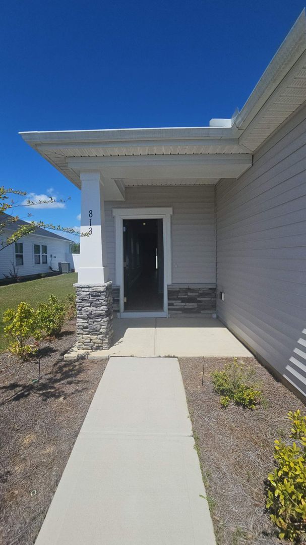 Building Photo - A Place to Call Home in Cypress Ridge 3 Bedroom Rental