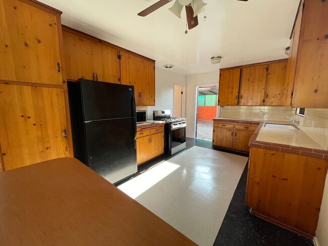 Building Photo - Charming 3BR/2BA Home Nestled in the Hills of Ocean Beach