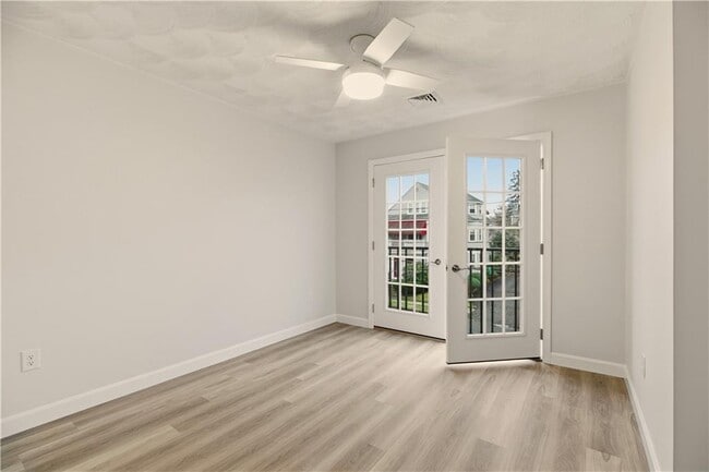 Building Photo - 45 Windsor Rd