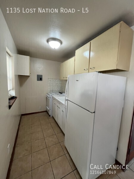 Building Photo - Newly Renovated 1 Bedroom Apartment!