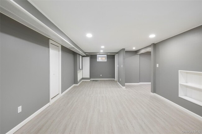Building Photo - 40 Pilgrim St