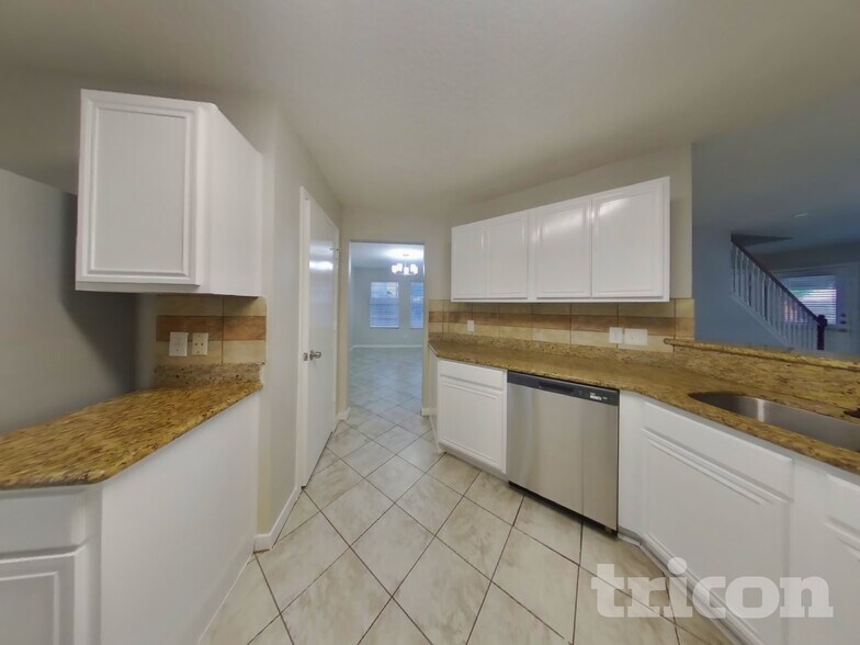 Building Photo - 1111 Chestnut Bough St