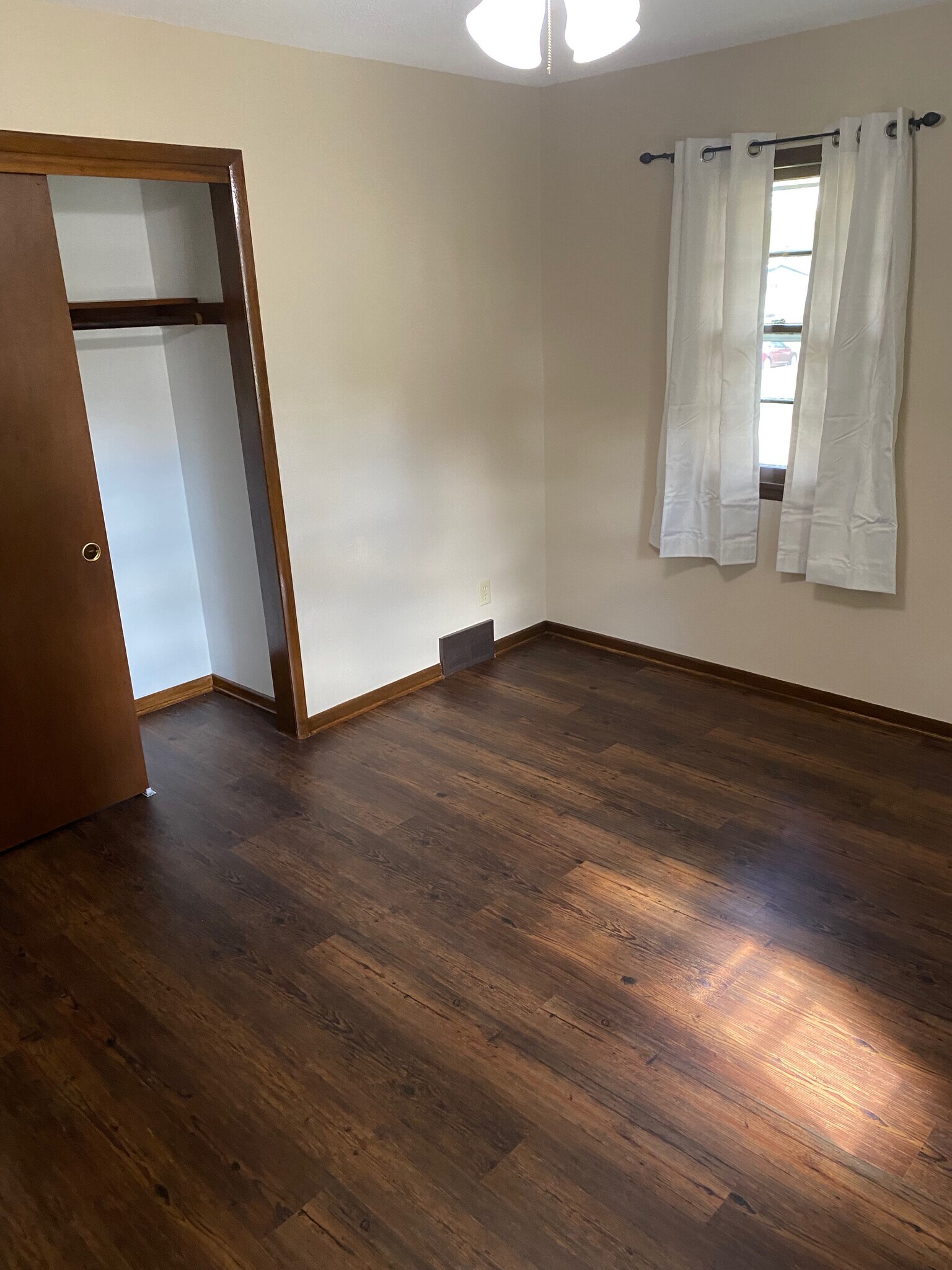 Upstairs Bedroom - 1309 Sw Lynn Dr.