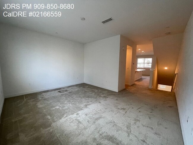 Building Photo - El Monte 2 Bedroom Townhome