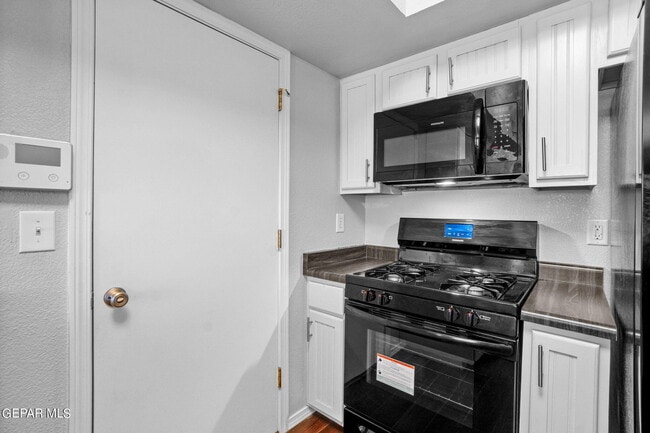 Building Photo - 4081 Tierra Bronce Dr