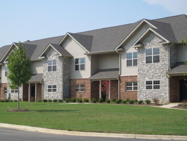 Building Photo - 954 E Craighead Forest Rd