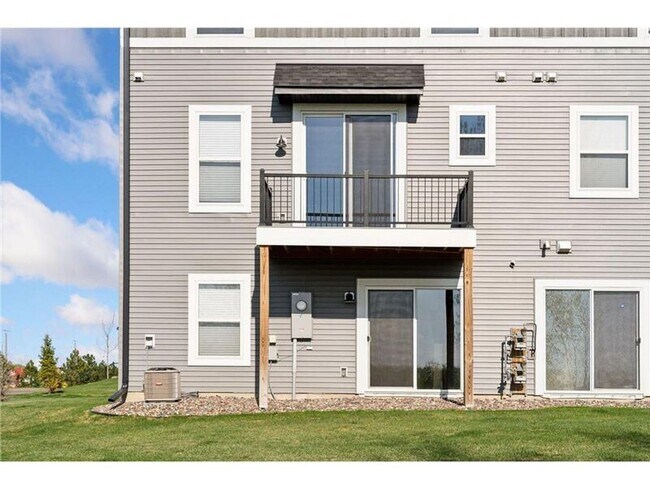 Building Photo - 13683 Marsh View Blvd