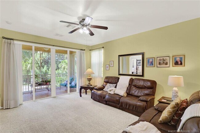 Building Photo - 301 S Compass Dr