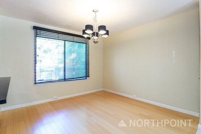 Building Photo - 2BR/2BA | Newly Renovated Unit | Community pools | In Woodside Sierra!