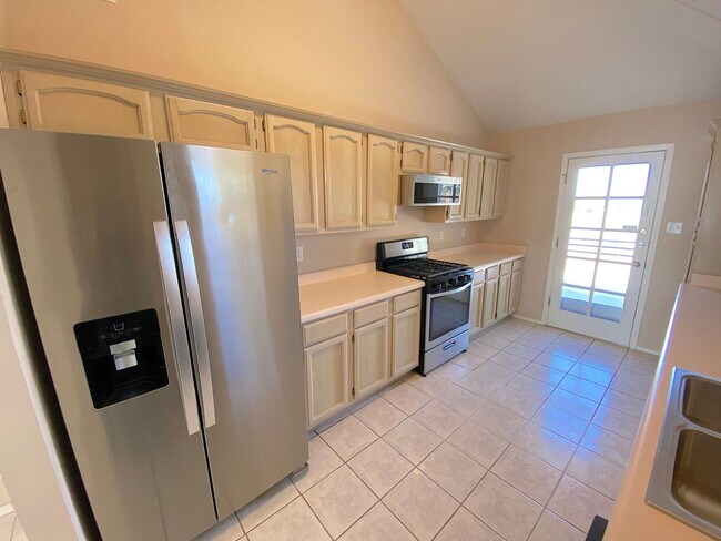 Building Photo - Northeast El Paso 4 bed with Refrig A/C