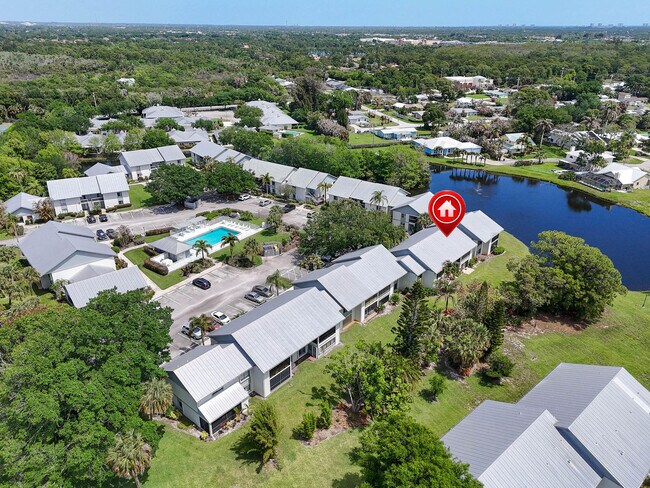 Building Photo - 2233 NW 22nd Ave