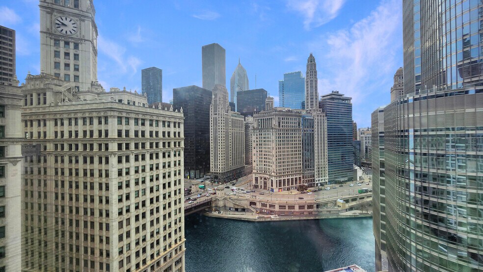 Building Photo - 405 N WABASH Ave