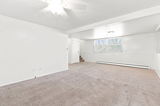 Building Photo - Large bi-level home in Littleton with 1-car garage!