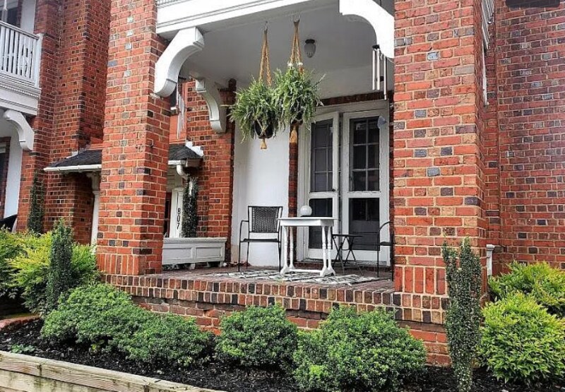 Building Photo - 807 N Sheppard St