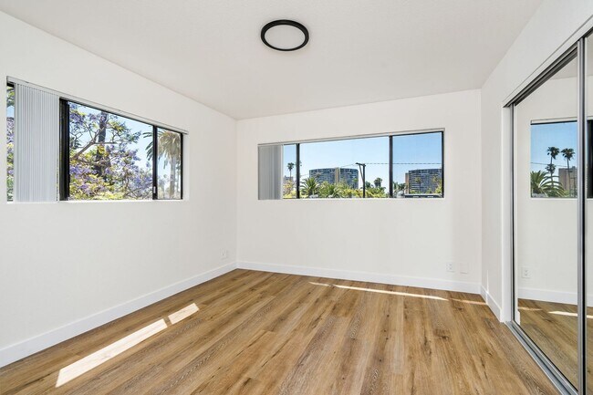 Building Photo - 2500 Abbot Kinney Blvd