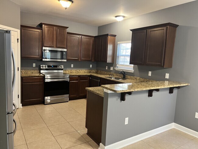 Building Photo - 6005 Fiori Dr