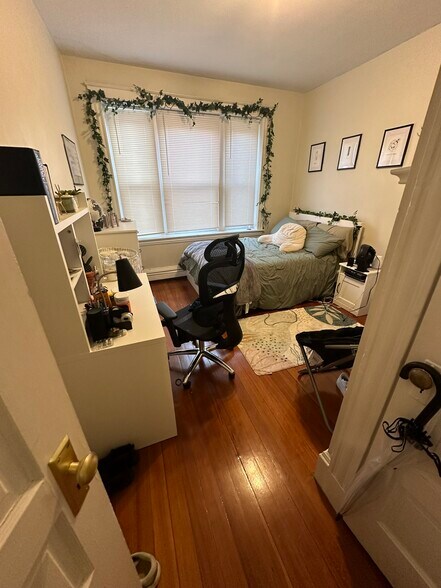 Building Photo - 165 Winthrop Rd