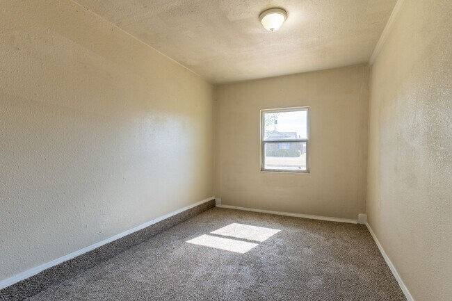 Building Photo - Spacious Rent to Own in South OKC!