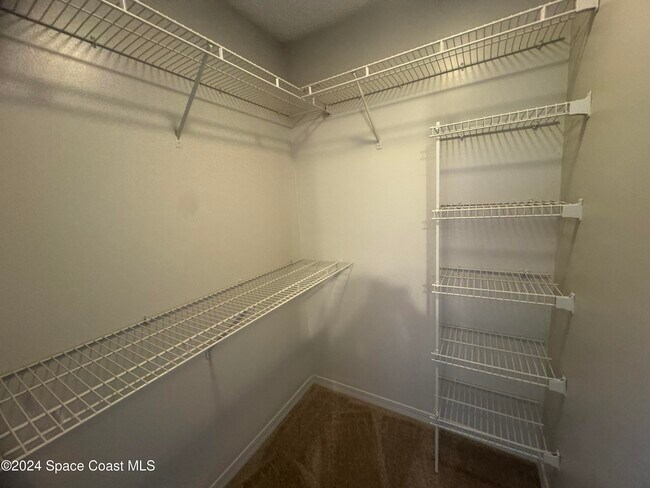 Building Photo - 7667 N Wickham Rd