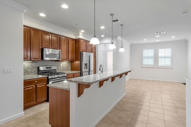 Building Photo - Gorgeous 2 Bedroom 2.5 Bathroom Townhome - Incredible Location