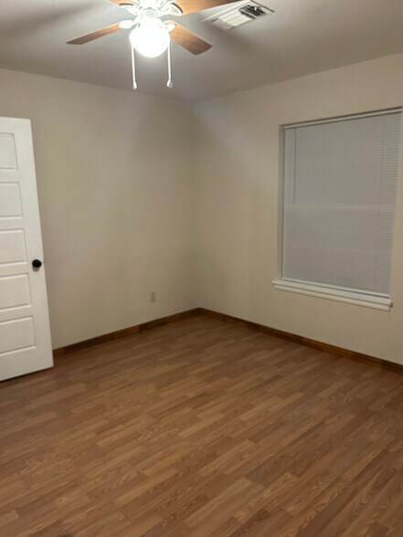 Building Photo - 1141 Vivian St