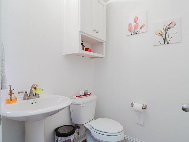 Building Photo - 5201 SW Kemptown Pl