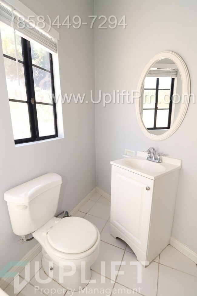 Building Photo - Casita Way (4025)