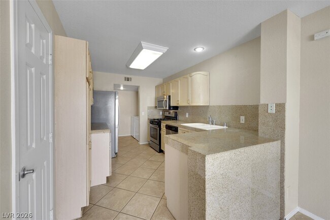 Building Photo - 2600 Pebblegold Ave