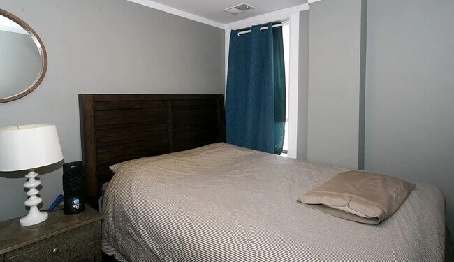 Building Photo - Sheridan